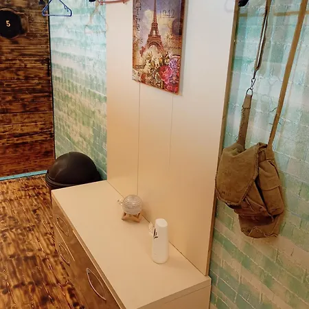 War Bunker Nr1 ホステル *